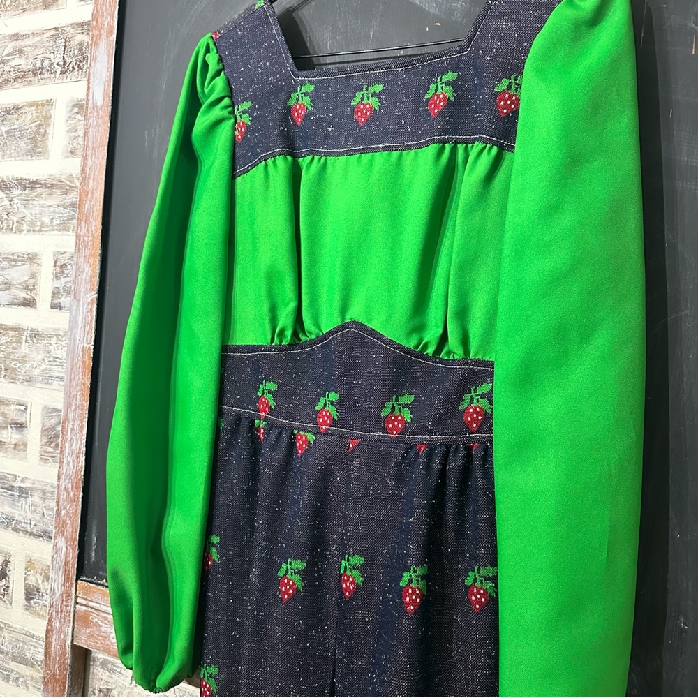 Vtg 1960s Strawberry Jumpsuit PBJ 🍓 Novelty Print Adorable 1970s 60s 70s Size 7